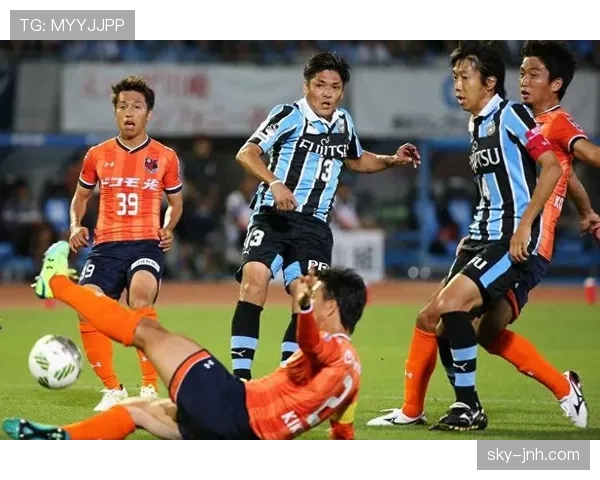 伊萨克与热苏斯：灵活型前锋发展路径对比分析