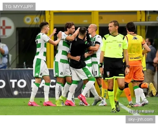 卢尔·邓无球跑动牵制防线，3D作用凸显