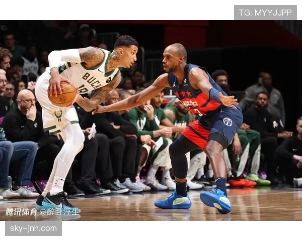 米德尔顿突破助攻效率显著领先队友利拉德，主导快攻节奏提升球队战力